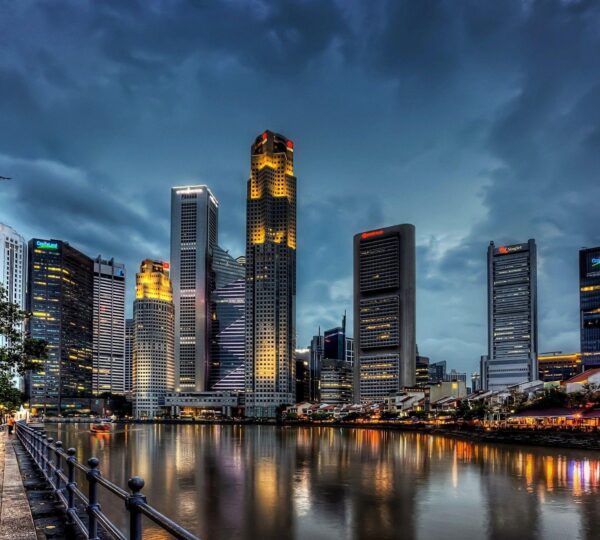 Singapore’s skyline boasts iconic skyscraper like Marina Bay Sands, OCBC Centre and One Raffles Place. These architectural marvels offer breathtaking views, luxury hotels and rooftop dining. Explore observation decks like SkyPark and Pinnacle@Duxton for panoramic cityscapes and unforgettable experiences.